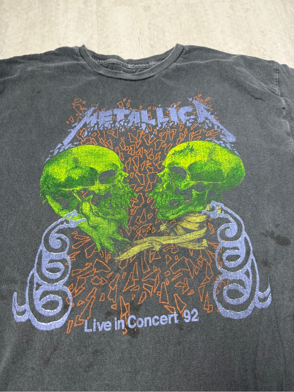 Metallica band tee Live In Concert 92 Graphic T-Shirt - Green Skull - Picture 3 of 6